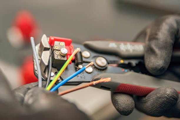 Best Affordable Emergency Electrician  in Weyauwega, WI